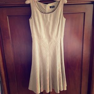 Beautiful Tahari Sz 4